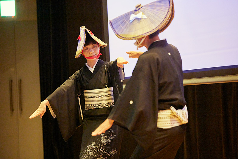 佐渡おけさを踊る朱鷺さなえ